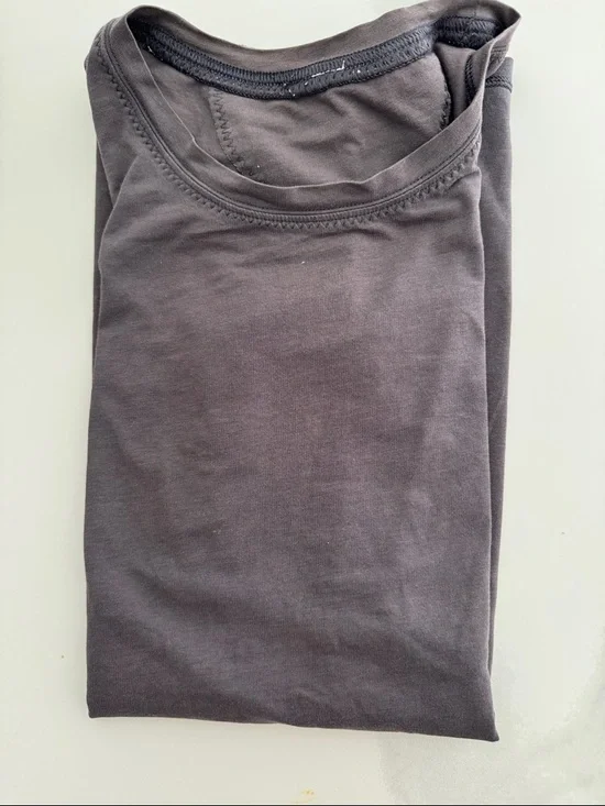 lululemon athletica Gray Short Sleeve Tee shirt - Picture 2 of 2